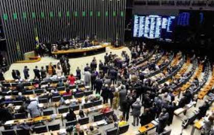 Arcabouço fiscal volta a ser tema de discussões na Câmara nesta semana