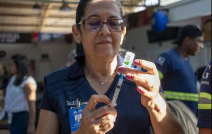 MS Vacina Mais na Feira realiza mais de 95 imunizações em uma manhã