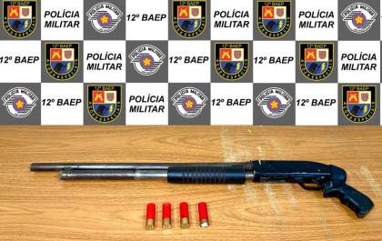 Homem é preso com espingarda e diz que pretendia vingar a morte do irmão