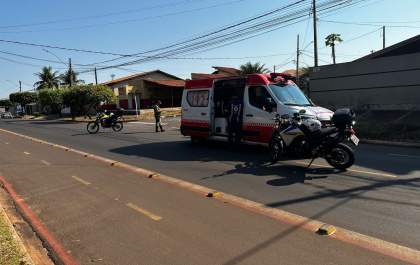 Colisão em cruzamento no Jardim Alvorada deixa condutor com suspeita de fratura
