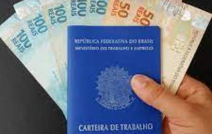 Senado aprova reajuste do salário mínimo e aumenta faixa de isenção do Imposto de Renda