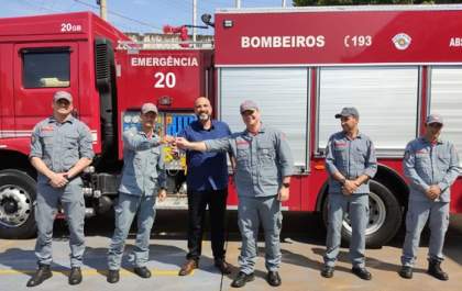Corpo de Bombeiros de Birigui recebe caminhão auto bomba&nbsp;