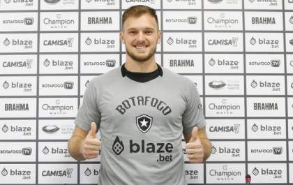 Goleiro Bento é cortado por lesão, Lucas Perri, do Botafogo, é convocado no lugar