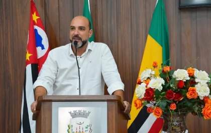 Relatório que pede cassação do mandato do prefeito de Birigui é protocolado na Câmara; julgamento será na segunda