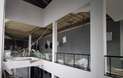Forro de gesso do saguão da Prefeitura de Birigui desaba