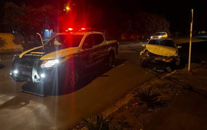 Motorista é levado para a delegacia após provocar acidente na Vila Nova