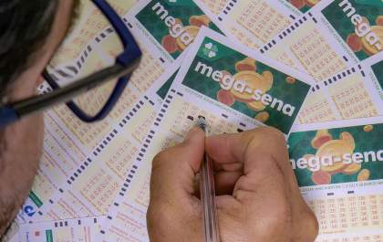 Ninguém acerta seis dezenas e prêmio da Mega-Sena vai a R$ 35 milhões