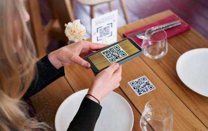 Proibição de cardápios exclusivamente digitais entra em vigor em MS