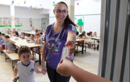 Prefeitura de Araçatuba institui cartão para retirada de alunos nas escolas infantis