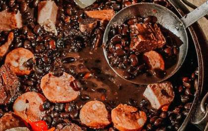 Neste sábado, a tradição da Feijoada brasileira continua na Marmitaria Sabor Vital