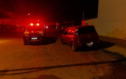 Motorista embriagado danifica lixeira no São Carlos