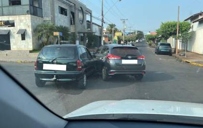 Acidente na manhã de hoje em Andradina alerta sobre a importância da atenção ao volante
