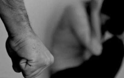 Pedreiro preso por violência doméstica