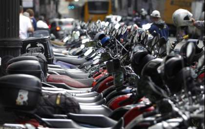 Lei que perdoa dívidas de licenciamento e IPVA de motos até 162 cilindradas continua em vigor em MS
