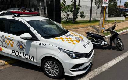 Homem deixa presídio e volta para a prisão ao ser flagrado na Rondon com Biz furtada