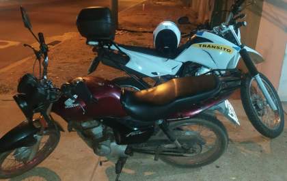 Polícia Militar recupera motocicleta furtada