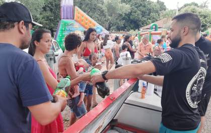 Festa em comemoração ao Dia das Crianças reúne milhares na Praça do Santa Luzia
