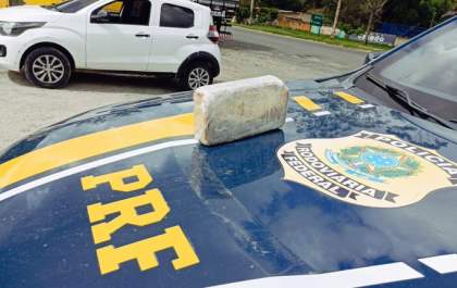 PRF apreende 1 kg de crack e prende reincidente durante a Operação Nossa Senhora Aparecida 2023