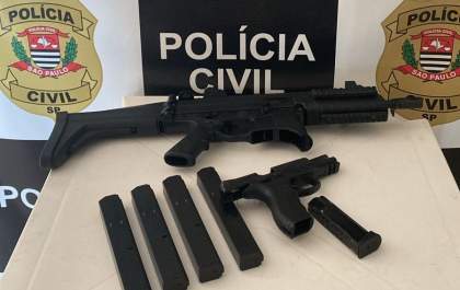 Polícia Civil apreende armas e Hilux em operação
