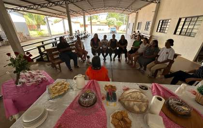 Mulheres da Ação Social Boa Esperança recebem momento de cuidado e amor em Encontro Matinal