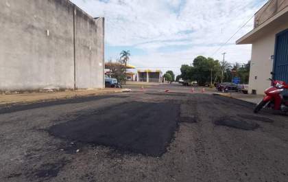 Prefeitura de Araçatuba penaliza empresa por atraso na entrega de material para tapa-buraco