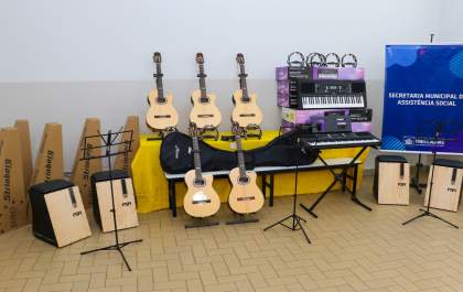 Serviços de Convivência e Fortalecimento de Vínculos recebe novos instrumentos musicais