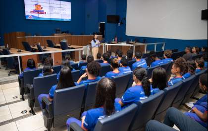 Alunos da Banda Cristo Redentor participam do projeto Visita Guiada
