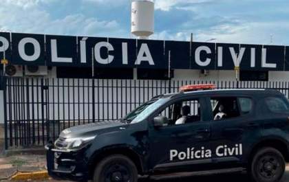 Homem se entrega após perseguir e assassinar ex-companheira usando facão