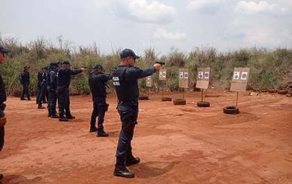 Policiais Militares recebem treinamento com novo armamento em Três Lagoas
