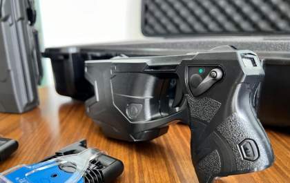 PM entrega 2,5 mil novas armas de choque