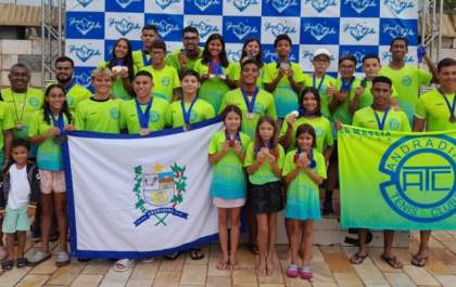 Natação conquista 50 medalhas em Marília