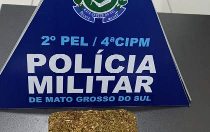 Homem traficando drogas é preso após invadir domicílio