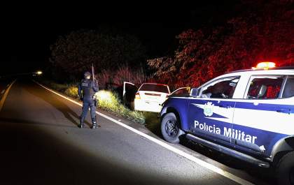 Ação rápida da Polícia Militar recupera carro furtado em Brasilândia