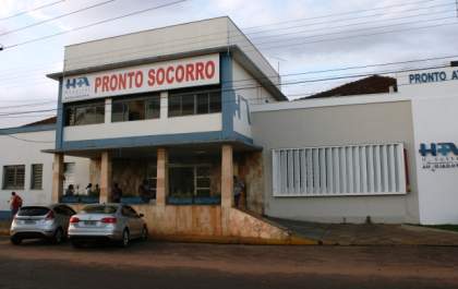 Homem ataca ex-companheira com faca e se apresenta a delegacia expressando remorso
