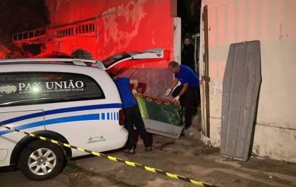 Marido mata e enterra o corpo em cova no quintal de casa