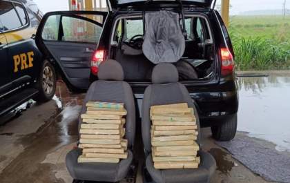 Casal que viajava com bebê é detido com mais de 56 kg de maconha em veículo