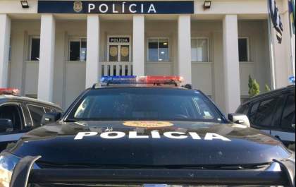 Mulher denuncia ex por vender carro dado a ela de presente durante namoro