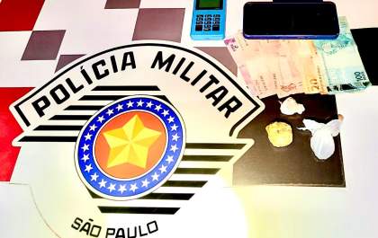 Polícia Militar prende dois por tráfico