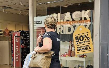 Nesta sexta-feira de Black Friday, confira orientações do Procon sobre as compras com desconto