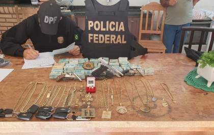 PF deflagra operação contra grupo suspeito de movimentar R$ 50 milhões com o tráfico de drogas