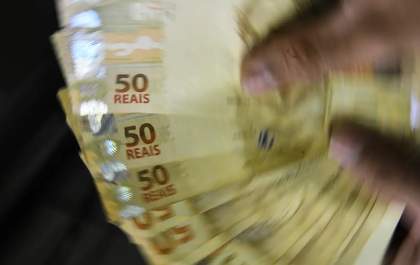 Primeira parcela do décimo terceiro deve ser paga até esta quinta