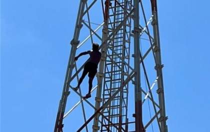 Homem é detido após escalar torre de telefone em Bataguassu