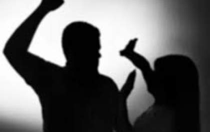 Adolescente é agredida a pauladas após recusar emprestar bicicleta ao amigo do namorado