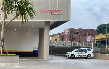 Psicóloga dá entrada em hospital com bebê morto em uma mala