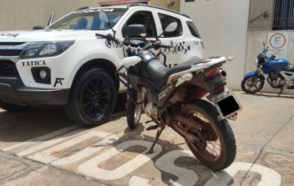 Equipe da Força Tática de Andradina recupera moto furtada em Minas Gerais