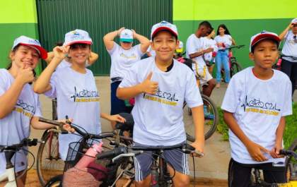 Deptran promove passeio ciclístico com alunos da E.E Dom Aquino