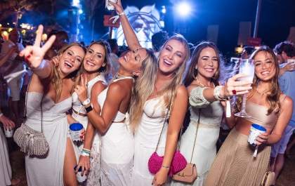 Brilhe na virada: Dicas de Moda para arrasar no ano novo!