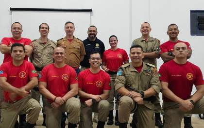 Iniciativa conjunta da PRF e CBMMS aprimora habilidades em armamento e tiro para Bombeiros Militares