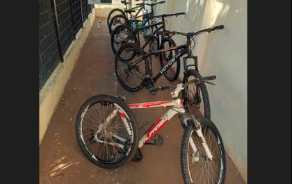 Polícia Civil de Guararapes apreende 5 bicicletas com acusado de tráfico