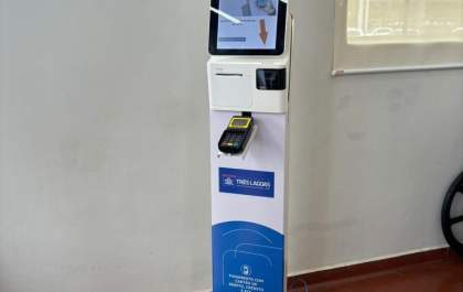 Pagamento de tributos é facilitado com totem digital que aceita cartão em TL